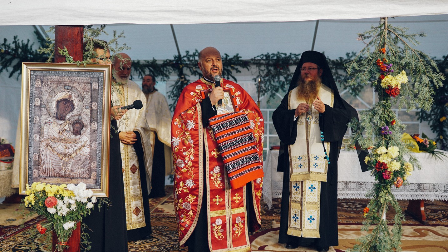 PS Părinte Andrei, Episcopul Covasnei și Harghitei, în Protopopiatul Piatra Neamț: a sfințit o casă socială și un centru social