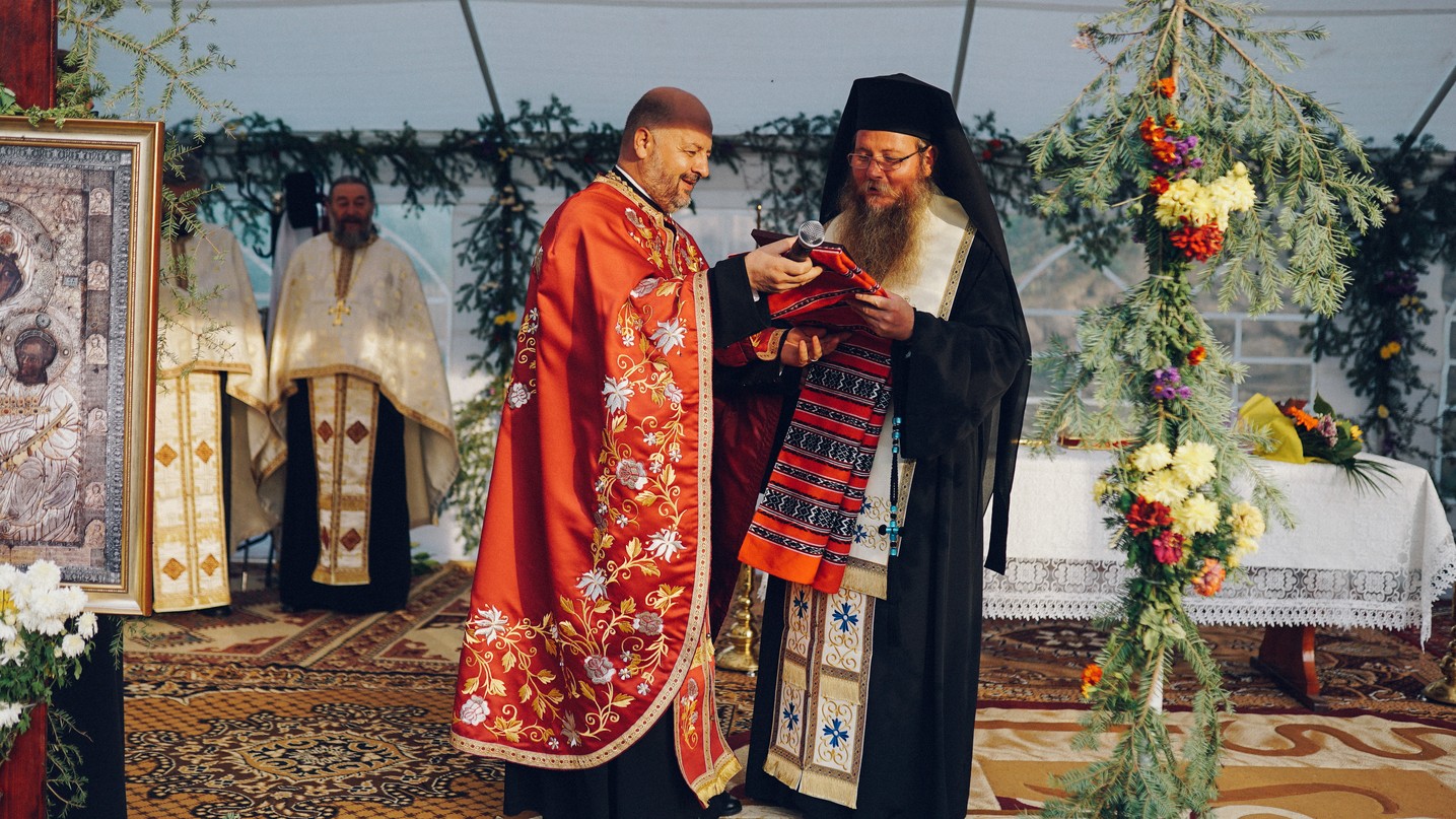 PS Părinte Andrei, Episcopul Covasnei și Harghitei, în Protopopiatul Piatra Neamț: a sfințit o casă socială și un centru social