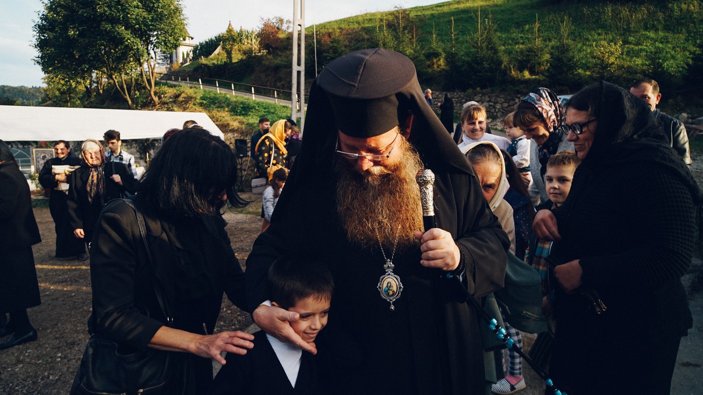 PS Părinte Andrei, Episcopul Covasnei și Harghitei, în Protopopiatul Piatra Neamț: a sfințit o casă socială și un centru social