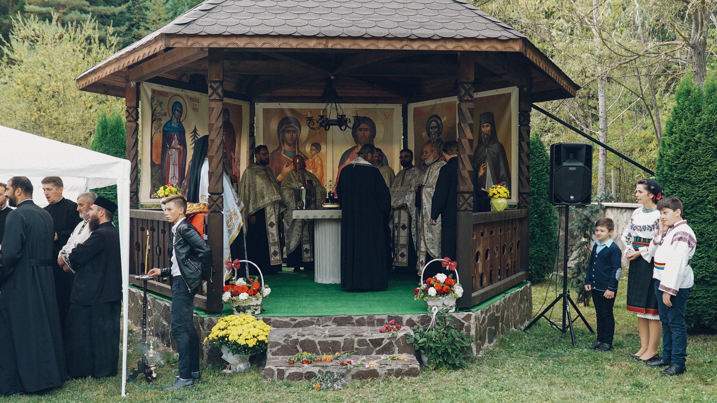 PS Părinte Andrei, Episcopul Covasnei și Harghitei, în Protopopiatul Piatra Neamț: a sfințit o casă socială și un centru social