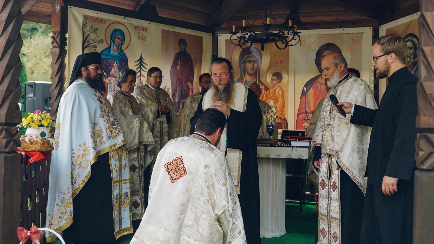 PS Părinte Andrei, Episcopul Covasnei și Harghitei, în Protopopiatul Piatra Neamț: a sfințit o casă socială și un centru social