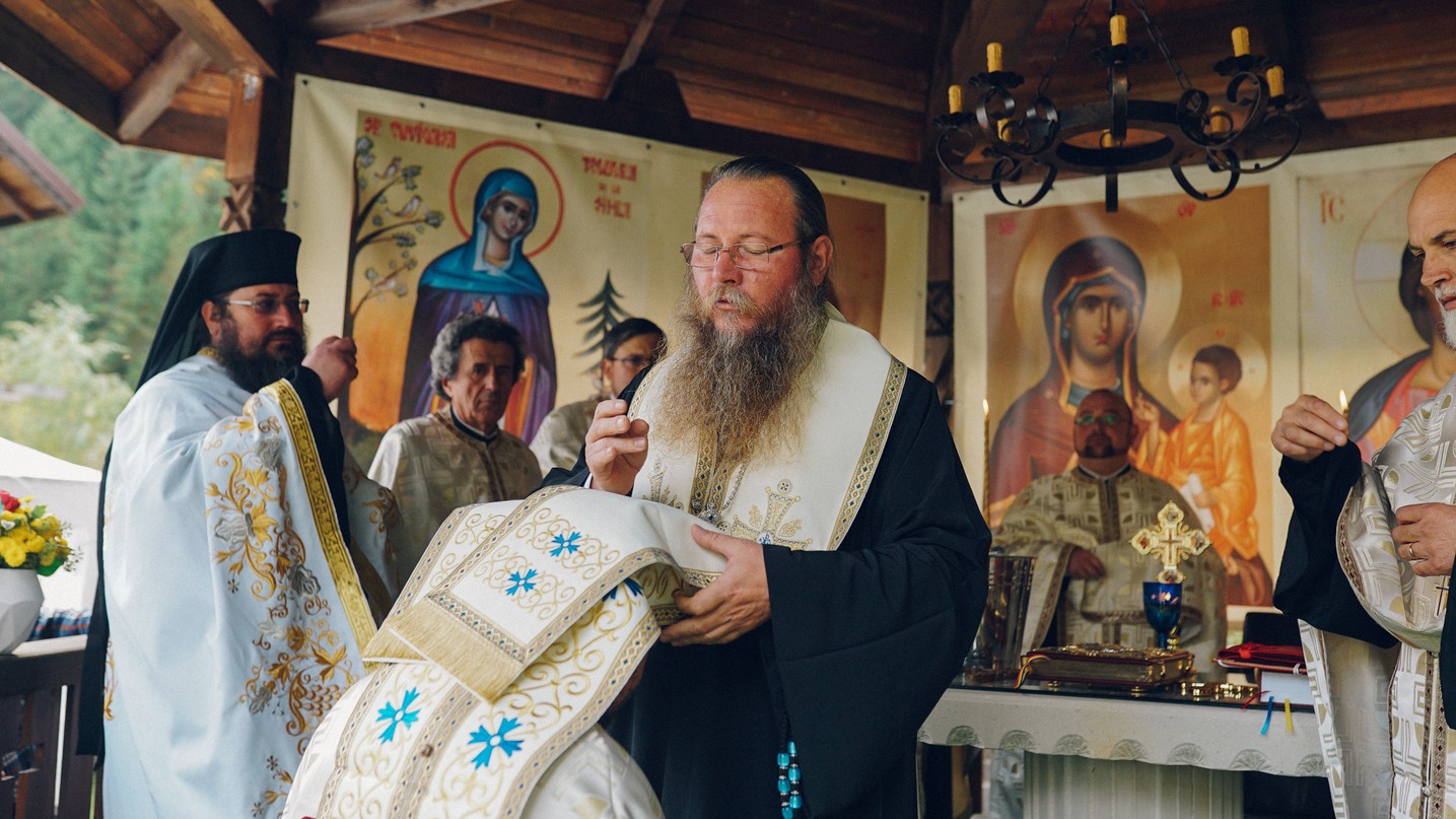 PS Părinte Andrei, Episcopul Covasnei și Harghitei, în Protopopiatul Piatra Neamț: a sfințit o casă socială și un centru social