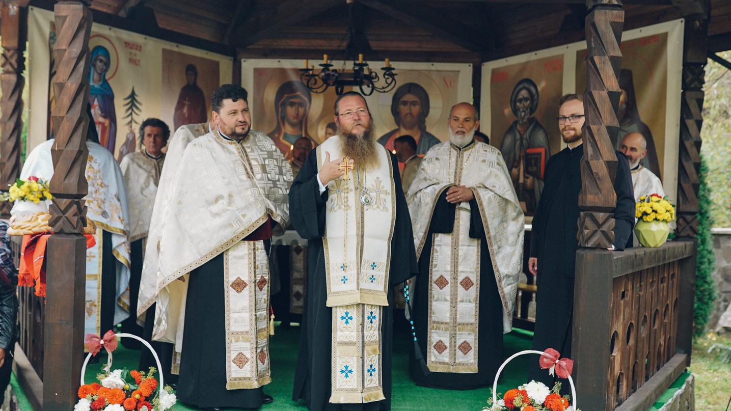 PS Părinte Andrei, Episcopul Covasnei și Harghitei, în Protopopiatul Piatra Neamț: a sfințit o casă socială și un centru social