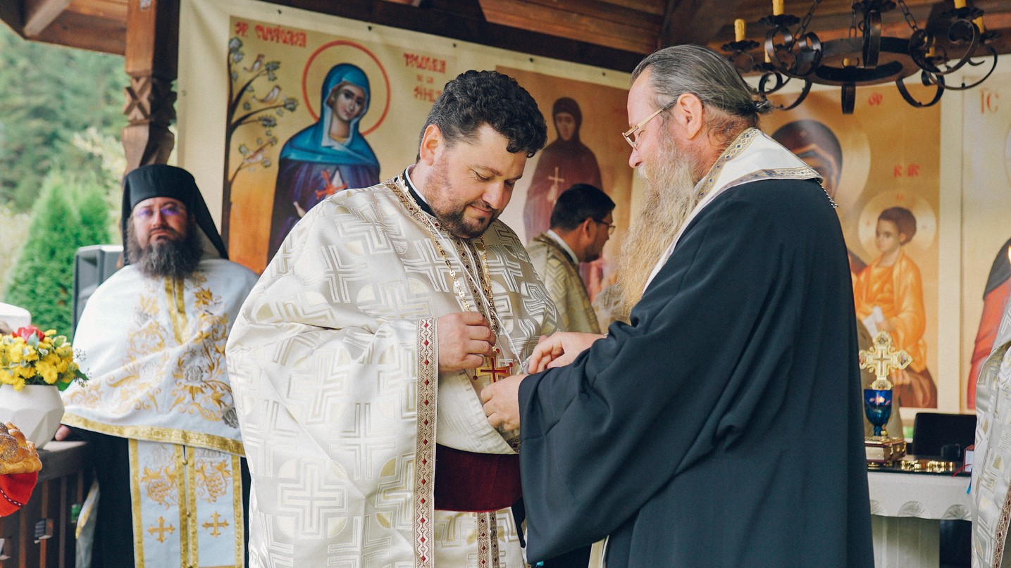 PS Părinte Andrei, Episcopul Covasnei și Harghitei, în Protopopiatul Piatra Neamț: a sfințit o casă socială și un centru social