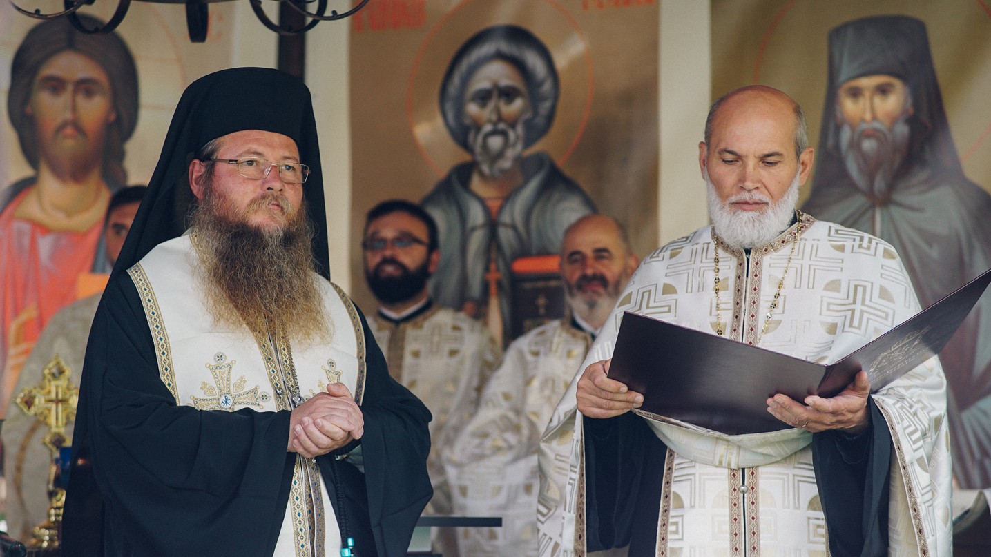 PS Părinte Andrei, Episcopul Covasnei și Harghitei, în Protopopiatul Piatra Neamț: a sfințit o casă socială și un centru social