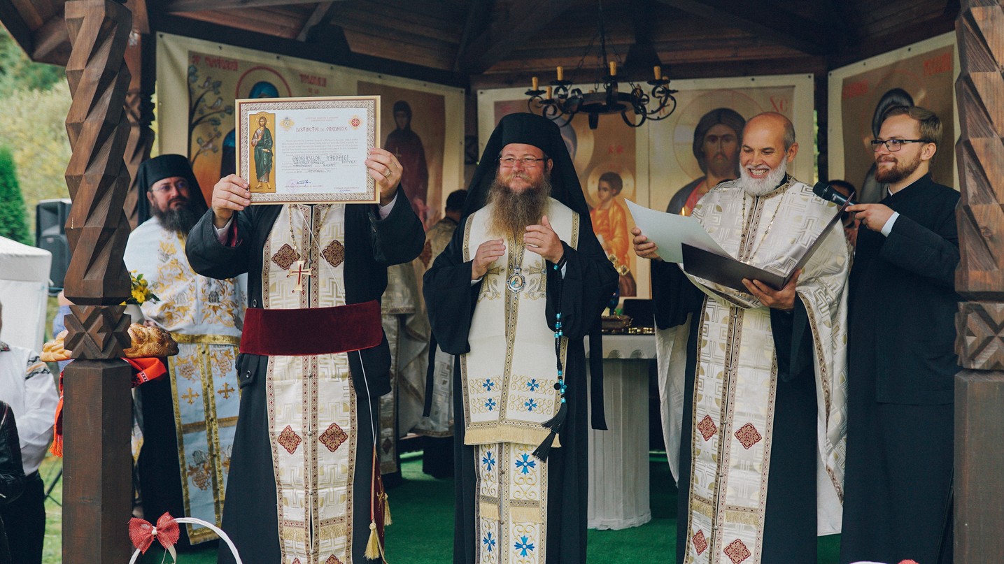 PS Părinte Andrei, Episcopul Covasnei și Harghitei, în Protopopiatul Piatra Neamț: a sfințit o casă socială și un centru social