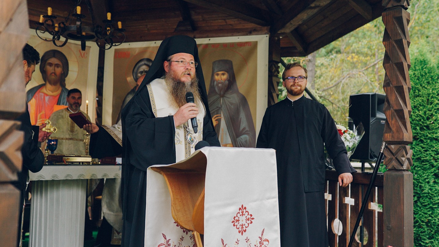 PS Părinte Andrei, Episcopul Covasnei și Harghitei, în Protopopiatul Piatra Neamț: a sfințit o casă socială și un centru social