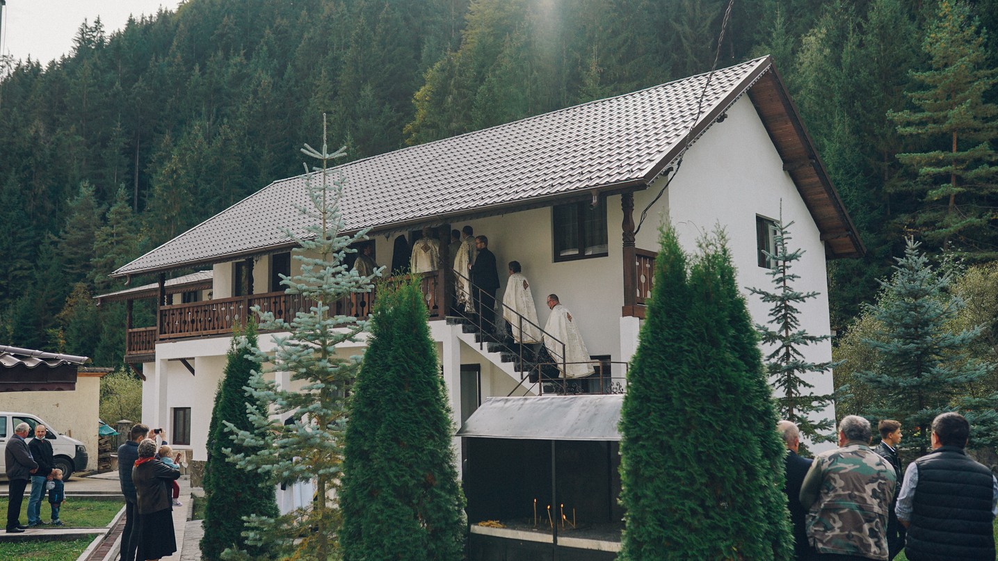 PS Părinte Andrei, Episcopul Covasnei și Harghitei, în Protopopiatul Piatra Neamț: a sfințit o casă socială și un centru social