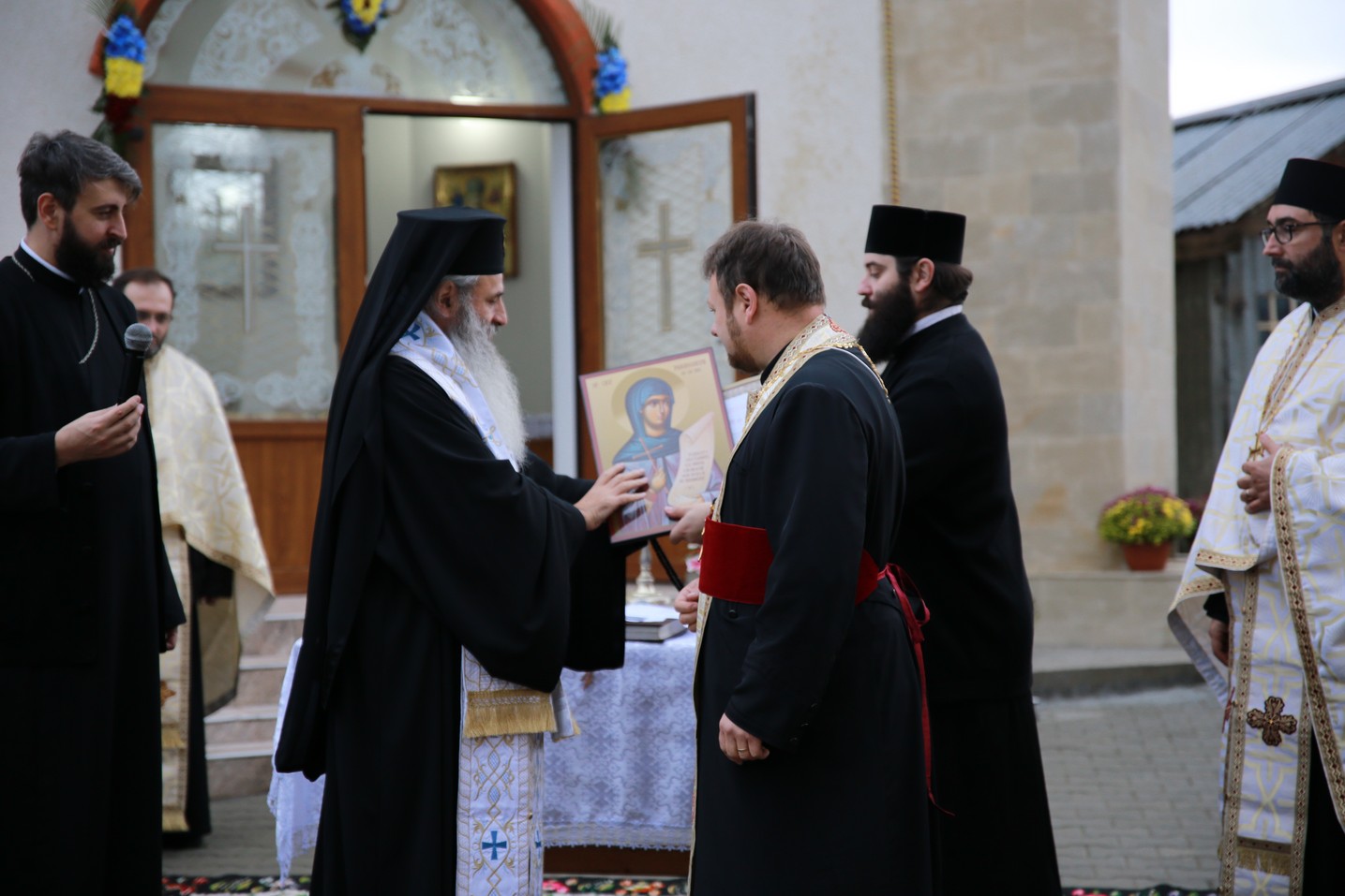 Foto: Flavius Popa Vizite pastorale ale Mitropolitului Moldovei și Bucovinei: „Aceasta este chemarea Bisericii, anume să nu fim doborâți”
