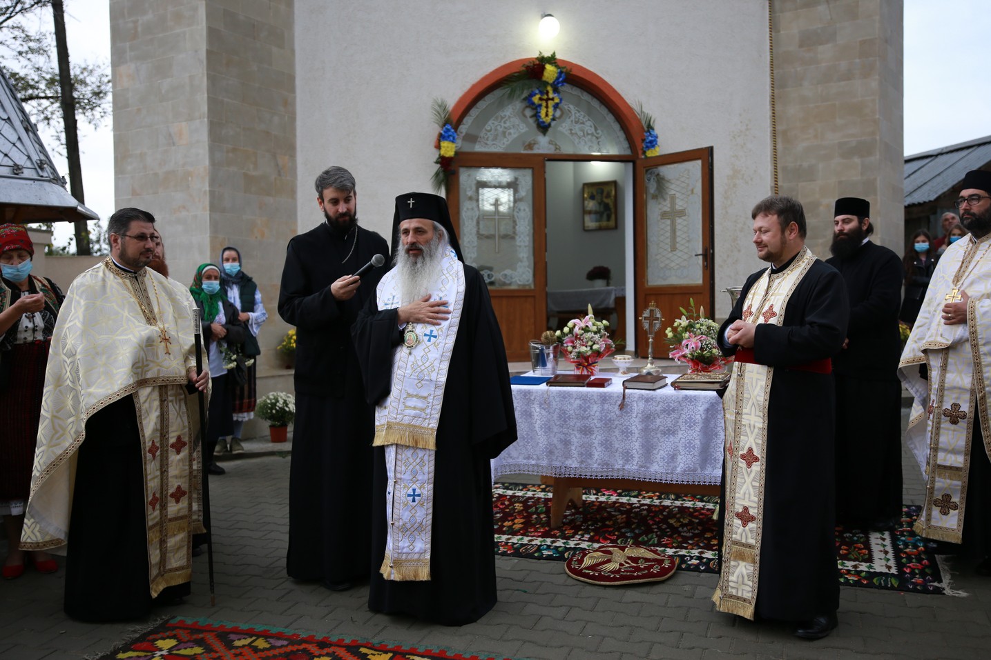 Foto: Flavius Popa Vizite pastorale ale Mitropolitului Moldovei și Bucovinei: „Aceasta este chemarea Bisericii, anume să nu fim doborâți”