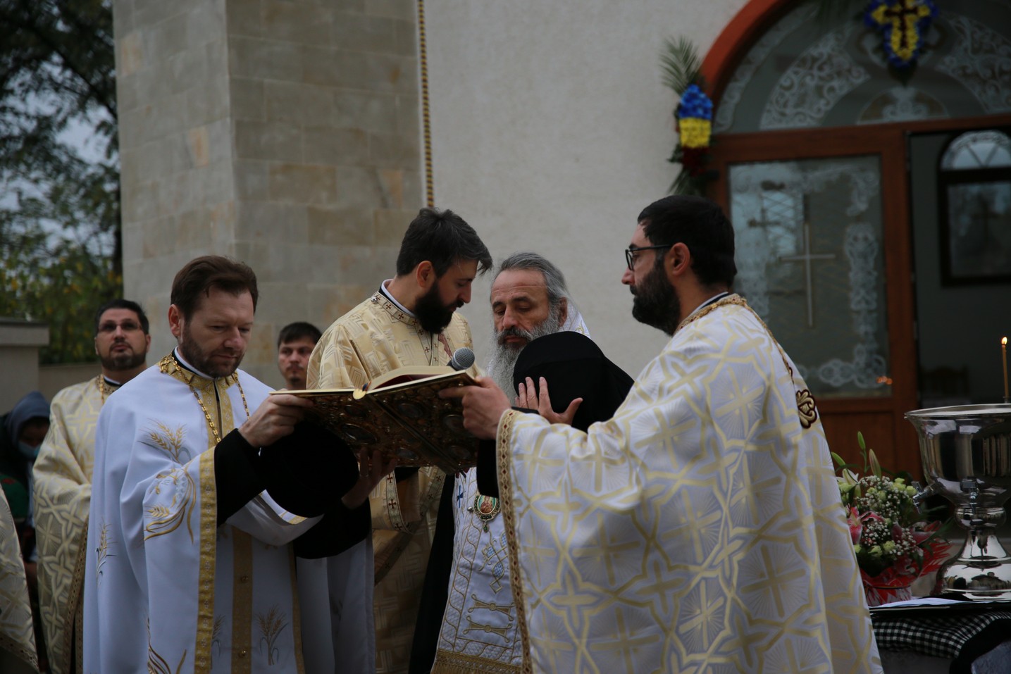 Foto: Flavius Popa Vizite pastorale ale Mitropolitului Moldovei și Bucovinei: „Aceasta este chemarea Bisericii, anume să nu fim doborâți”