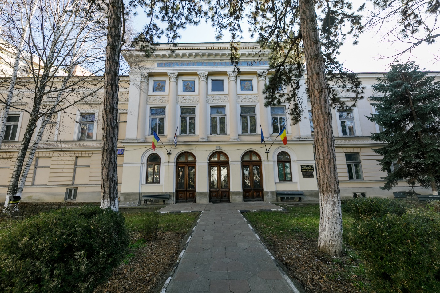 Sărbătoarea Sfinților Arhangheli Mihail și Gavriil, zi aleasă pentru Facultatea de Teologie Ortodoxă „Dumitru Stăniloae” din Iași: Hramul capelei