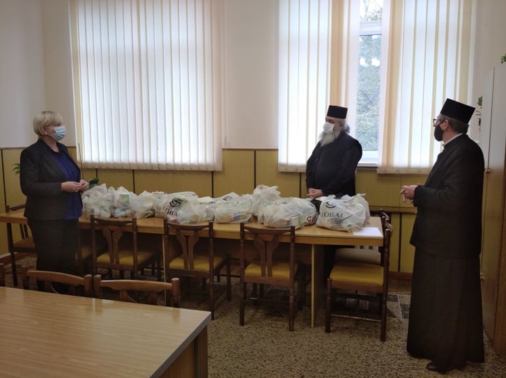 Daruri pentru profesorii pensionari ai Universităţii „Alecu Russo” din Bălţi Daruri pentru profesorii pensionari ai Universităţii „Alecu Russo” din Bălţi