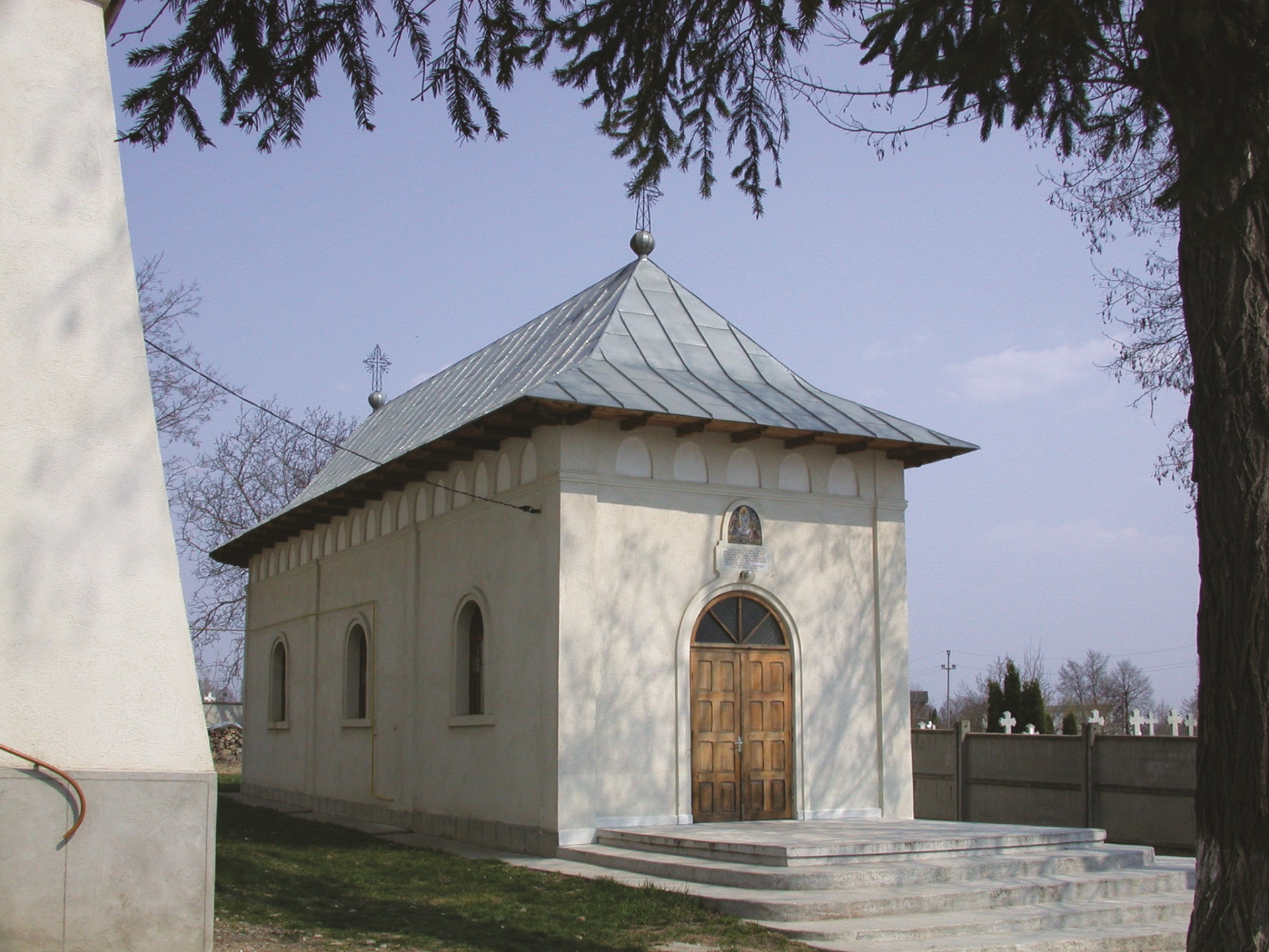 Recenzie: „Culegând roadele slujirii sale. Volum omagial dedicat Părintelui Vilie Doroșincă”