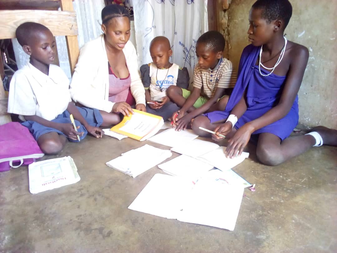 Dominica – învățătoarea care dă o șansă copiilor încă neșcolarizați