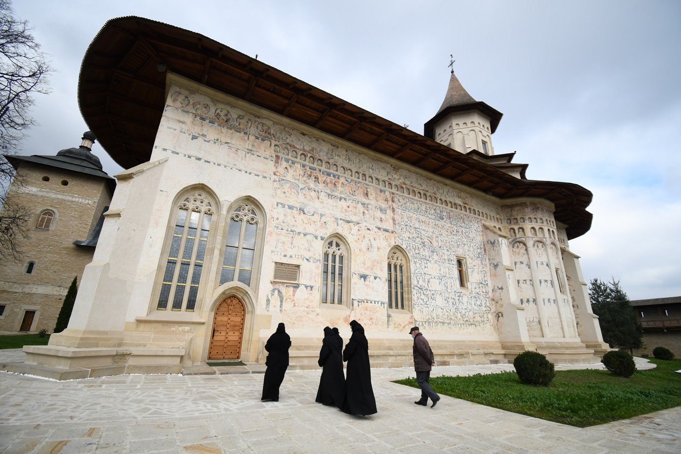 Conferință dedicată finalizării proiectului de restaurare al Mănăstirii Probota