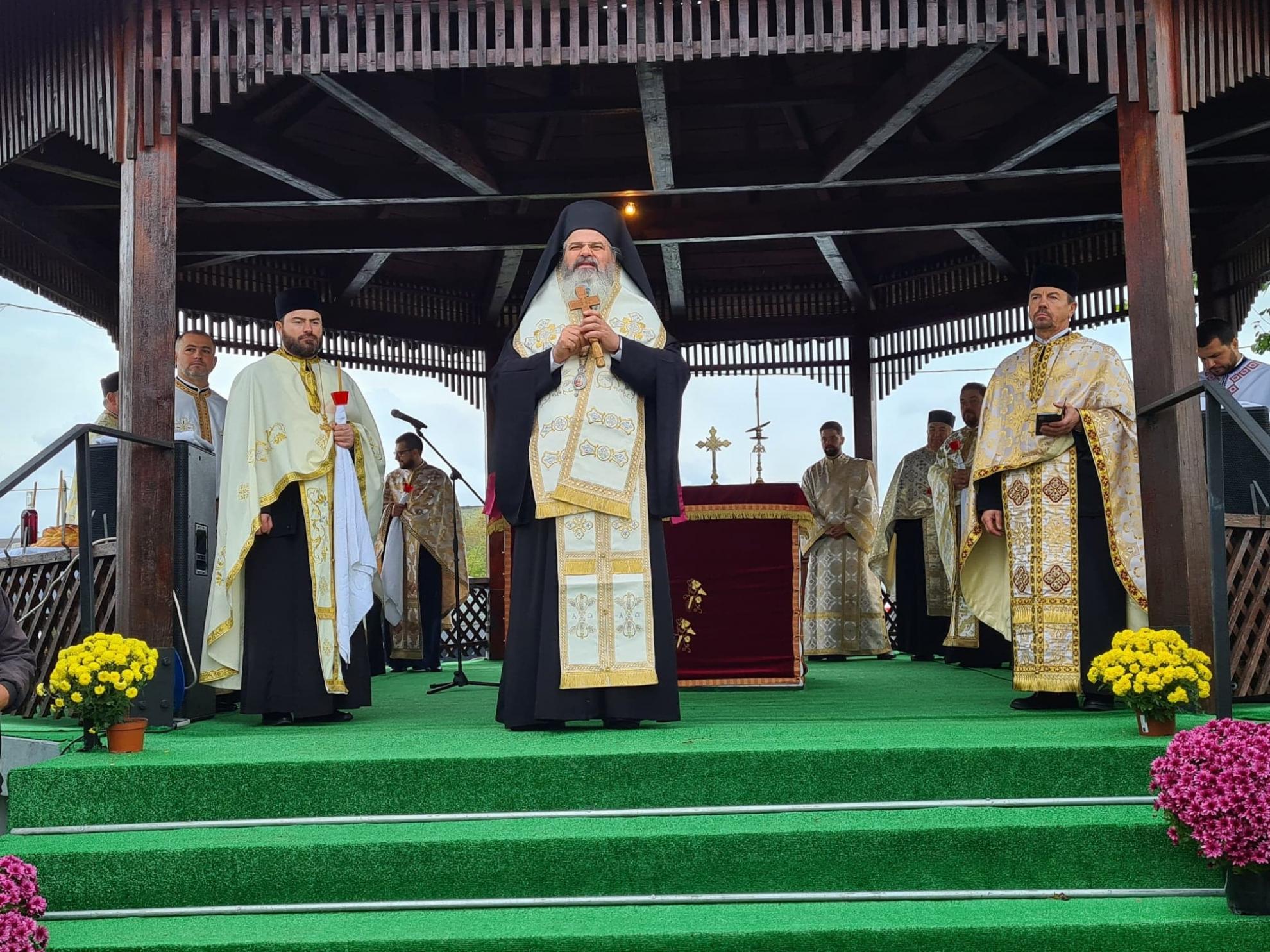 Liturghie arhierească în Parohia Ivești II, Protopopiatul Bârlad