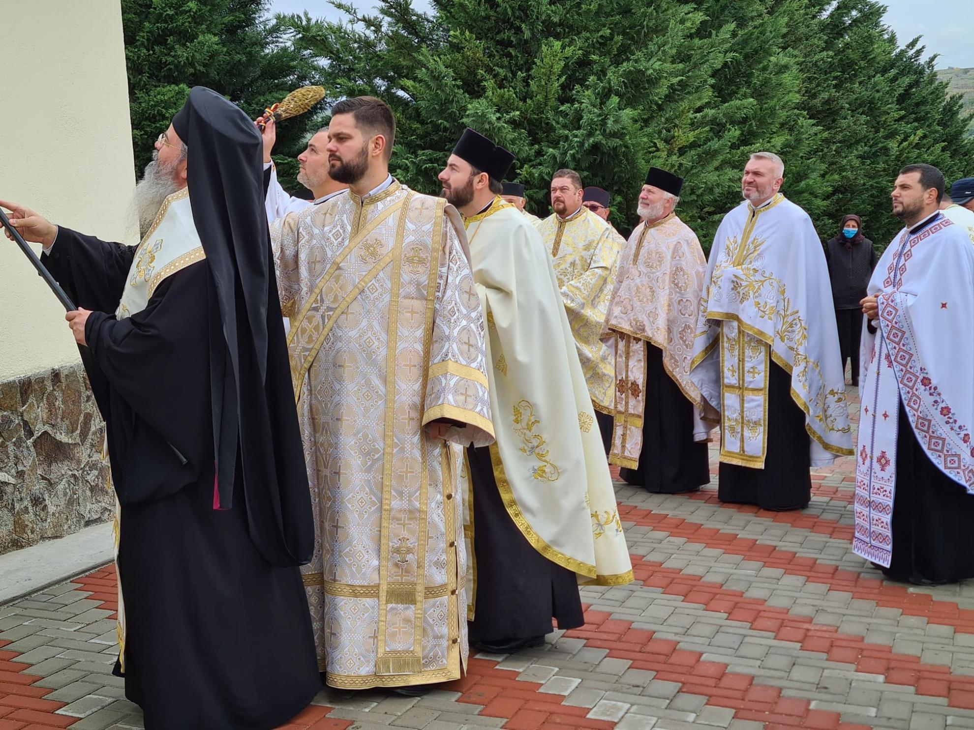 Liturghie arhierească în Parohia Ivești II, Protopopiatul Bârlad