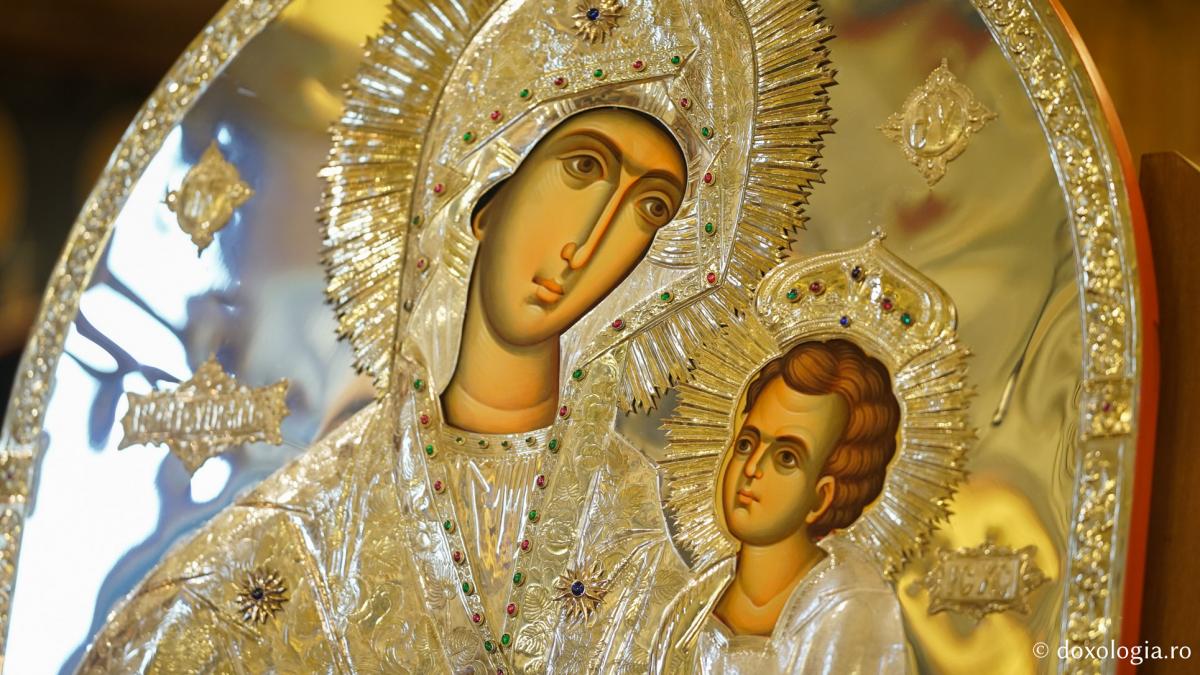 (Video) Icoana Maicii Domnului Grabnic-Ascultătoarea a ajuns la Mănăstirea Pângărați