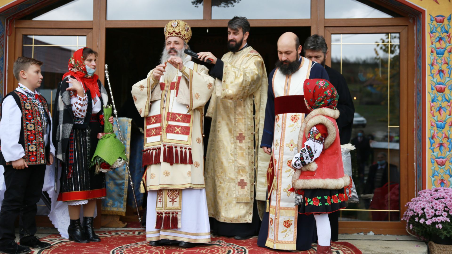 IPS Mitropolit Teofan, la Osoi: „Cea mai mare bogăție în viața omului este credința în Hristos – Dumnezeu”