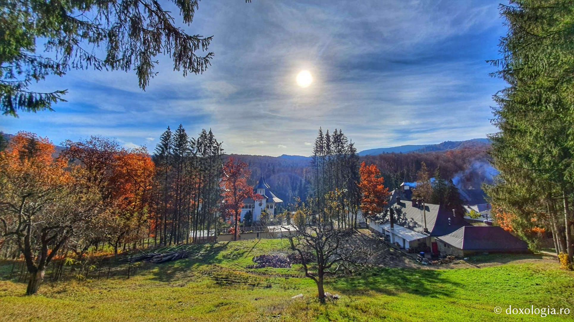 (Foto) Toamna și frumusețile ei – Mănăstirea Sihăstria