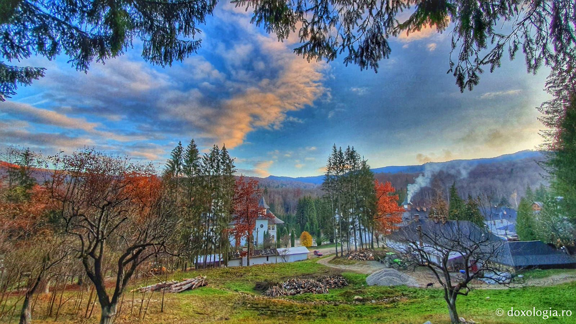 (Foto) Armonie de toamnă – Mănăstirea Sihăstria