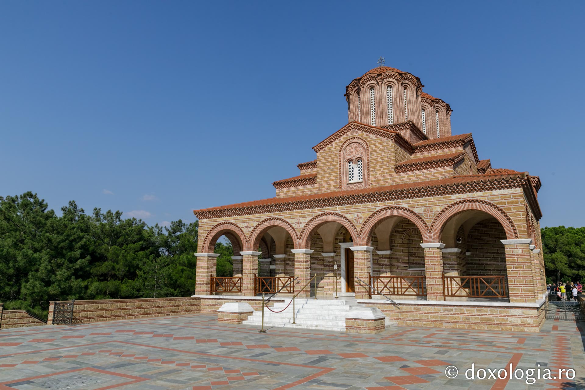 Mănăstirea „Sfântul Ioan Teologul” – Suroti