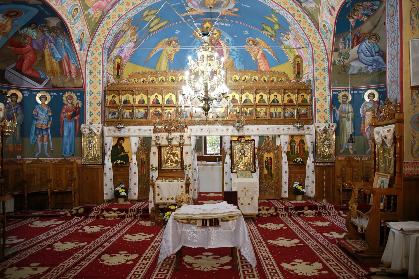 IPS Mitropolit Teofan, la Osoi: „Cea mai mare bogăție în viața omului este credința în Hristos – Dumnezeu”