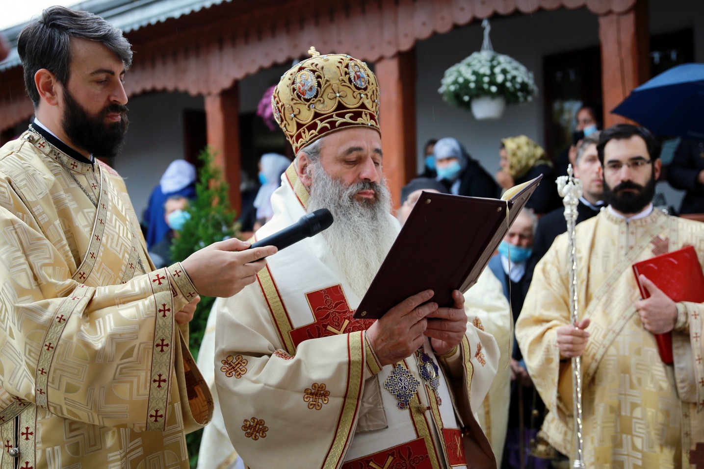 IPS Mitropolit Teofan, la Osoi: „Cea mai mare bogăție în viața omului este credința în Hristos – Dumnezeu”