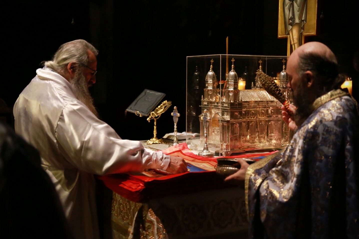 „Sărbătoarea luminii”, marcată la Iași prin Liturghie arhierească