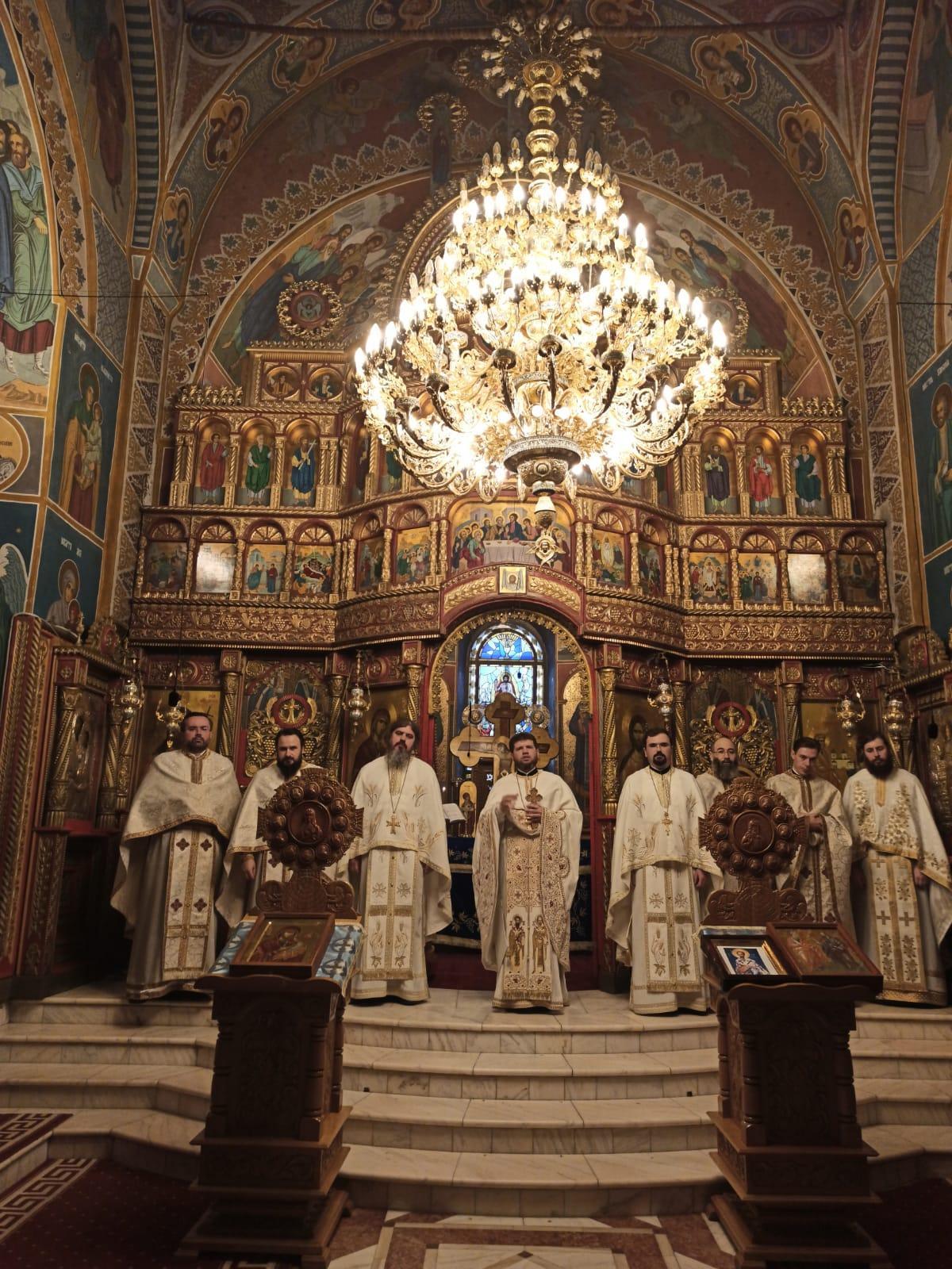 Lansarea albumului „Tinda Raiului – mănăstiri și schituri din ținutul Vasluiului”