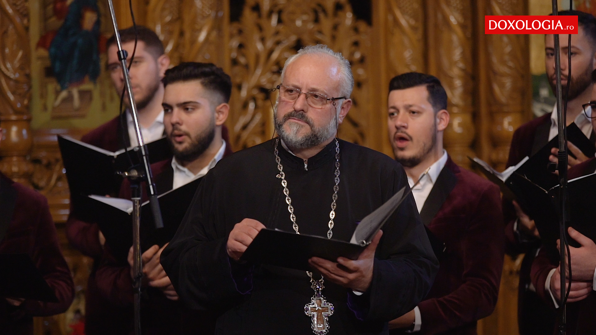 (Video) A venit și-aici Crăciunul  – Corala „Armonia”
