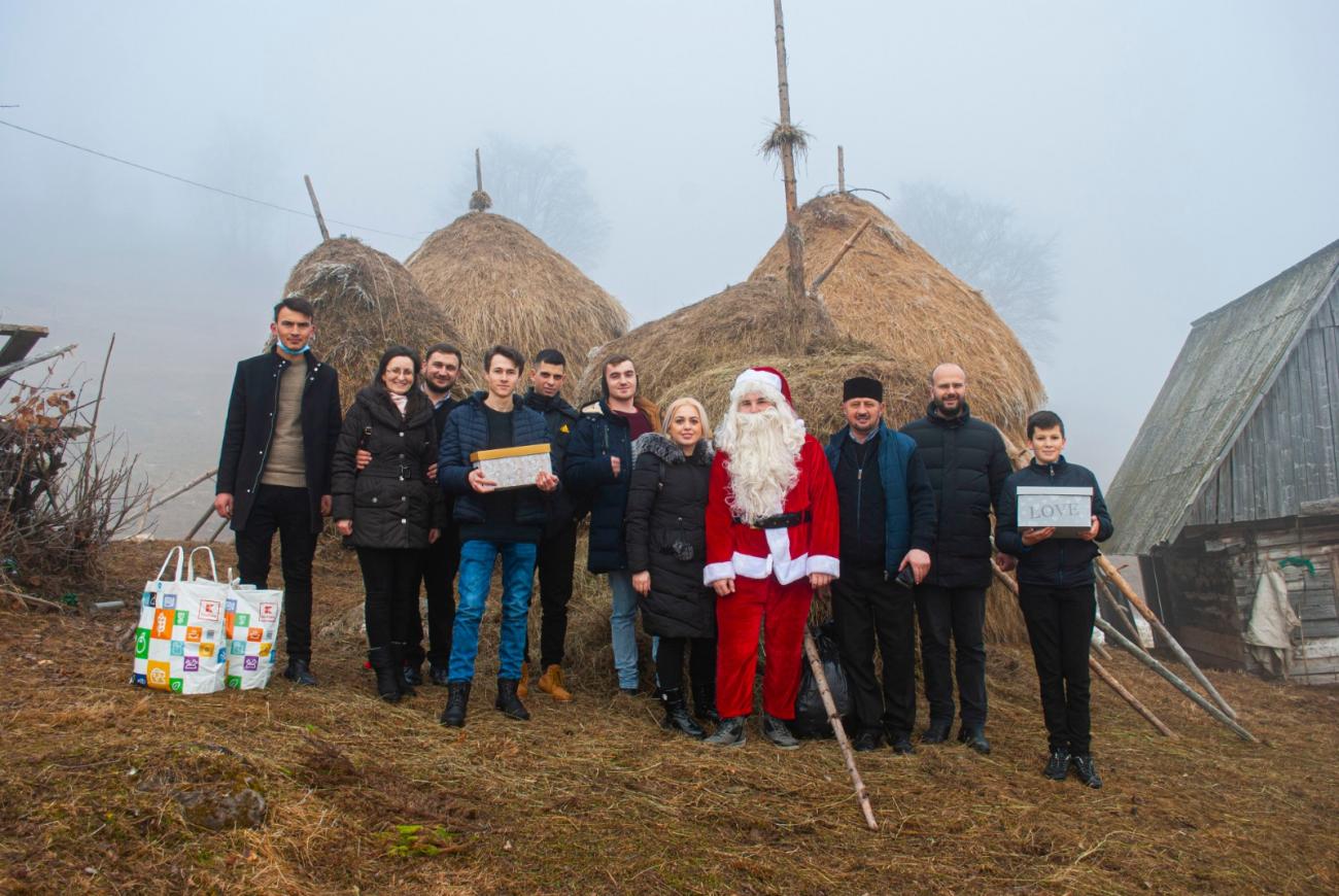 Acțiunea umanitară „Poți fi și tu Moș Crăciun”, organizată de ASCOR Alba Iulia