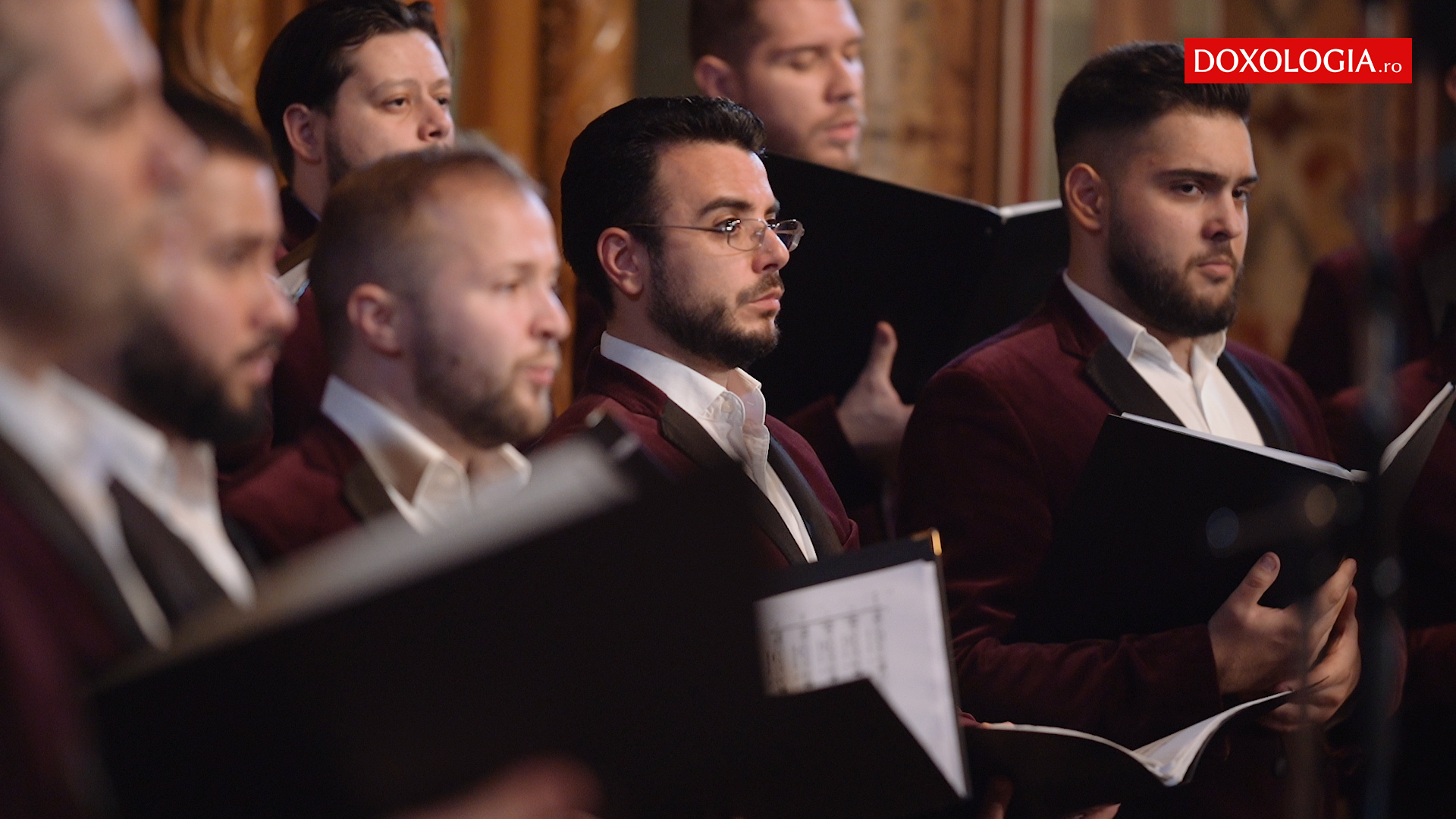 (Video) Bună dimineața la Moș Ajun – Corala „Armonia”