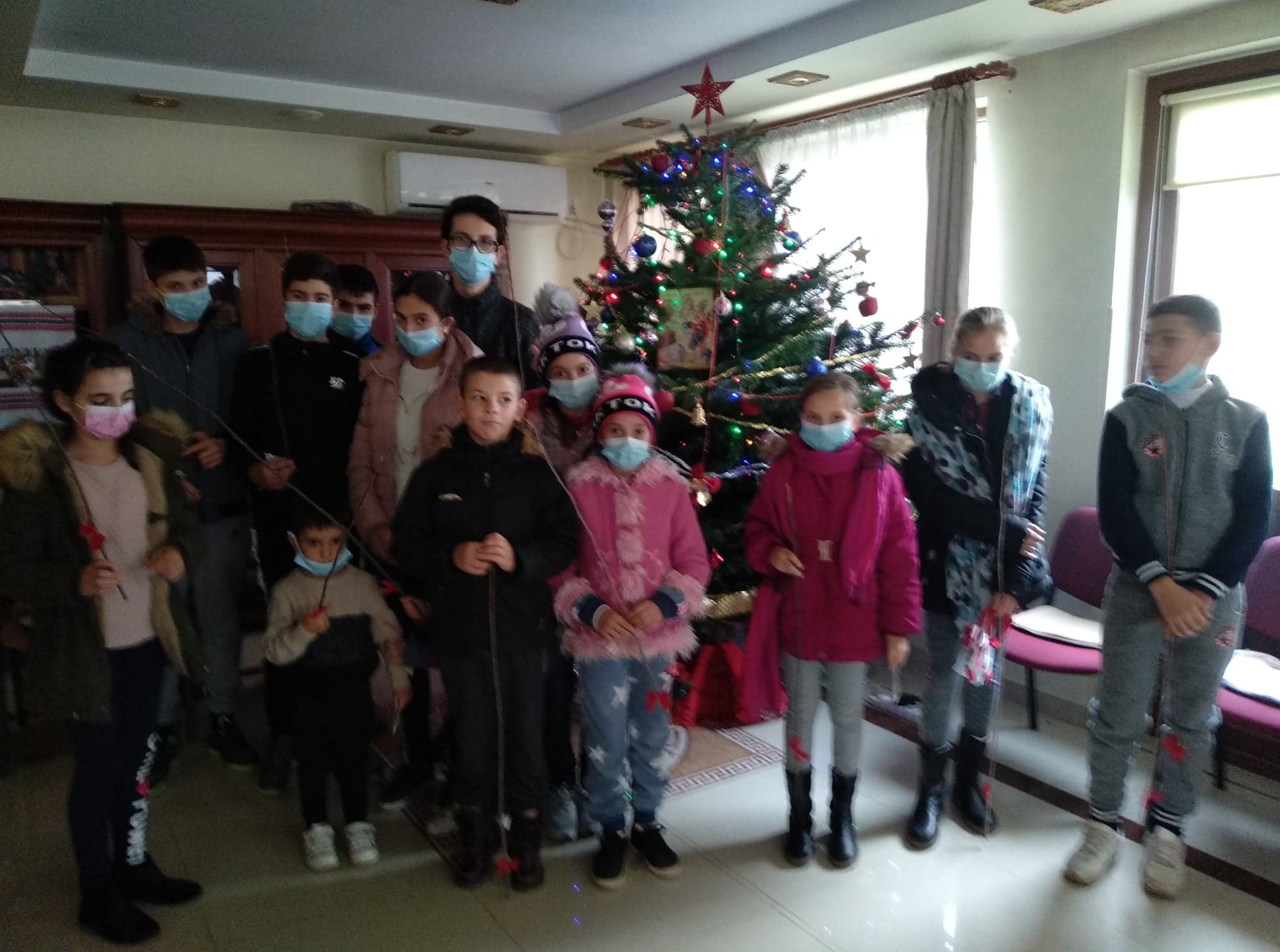 În Parohia „Sfinții Ap. Petru și Pavel” din Chilișoaia, elevii apropie, prin voluntariat, oameni, locuri și destine