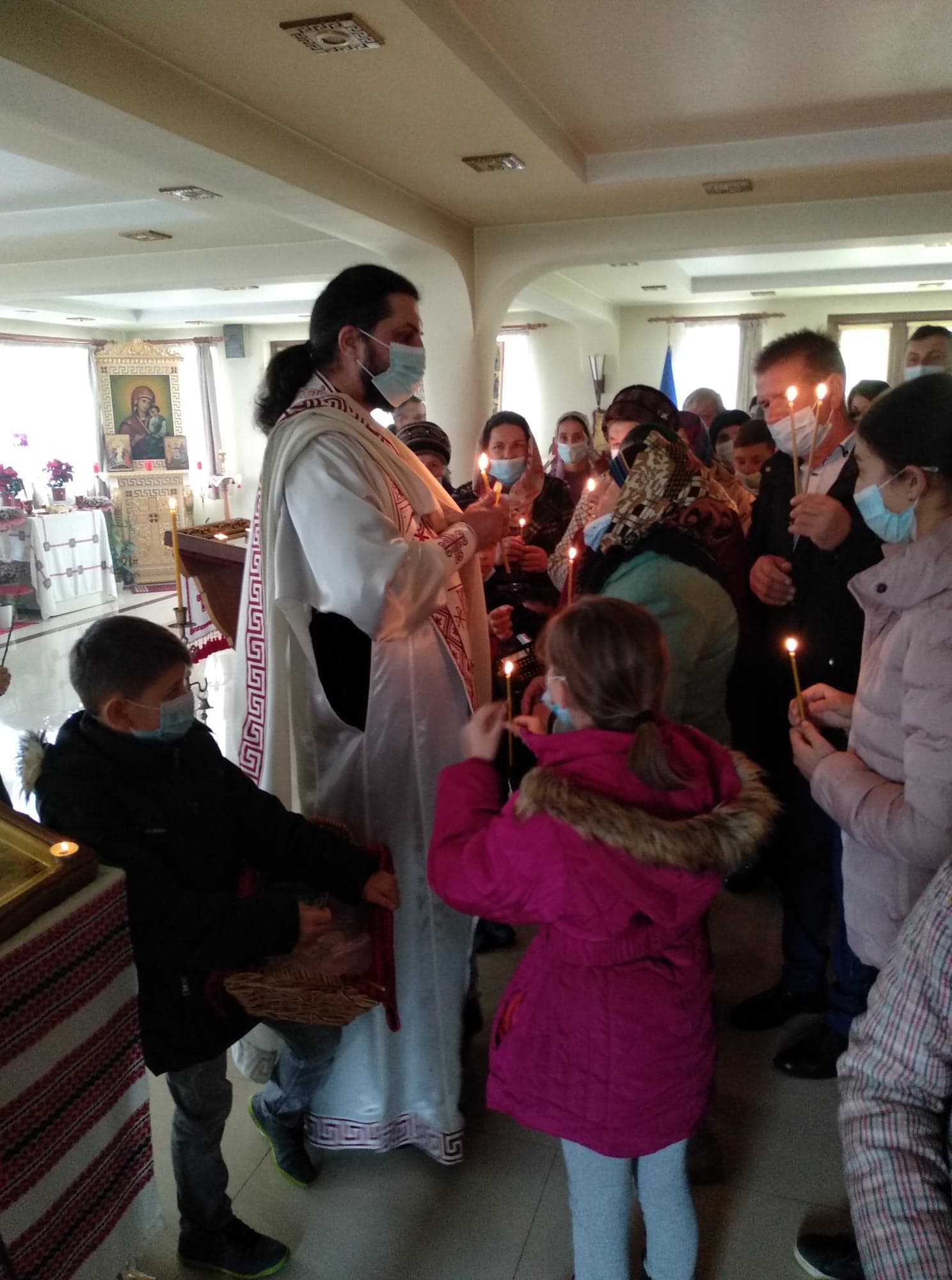 În Parohia „Sfinții Ap. Petru și Pavel” din Chilișoaia, elevii apropie, prin voluntariat, oameni, locuri și destine