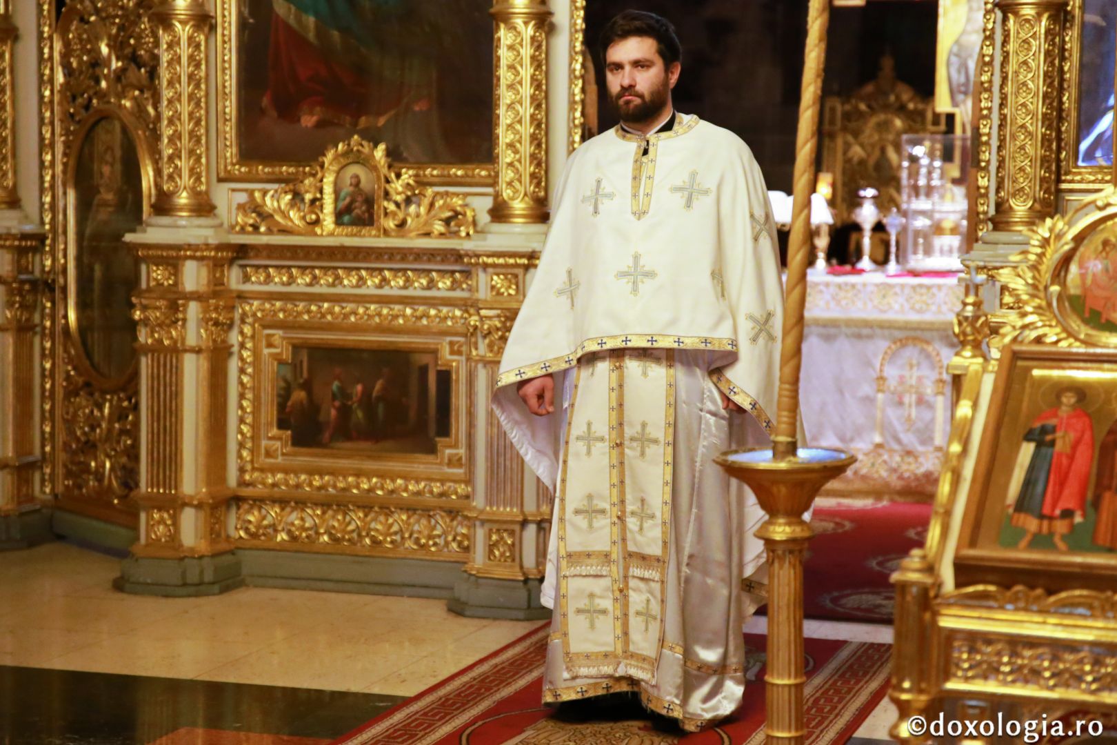 foto: Flavius Popa Ziua Națională la Catedrală Mitropolitană din Iași: rugăciune și recunoștință pentru eroii neamului românesc