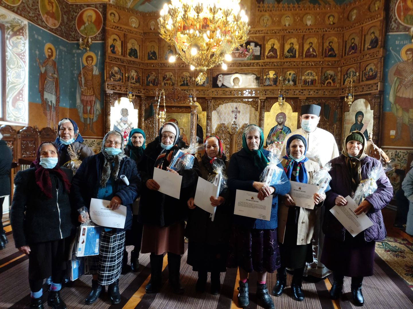Mamele din Glodenii Gândului au fost premiate de parohie