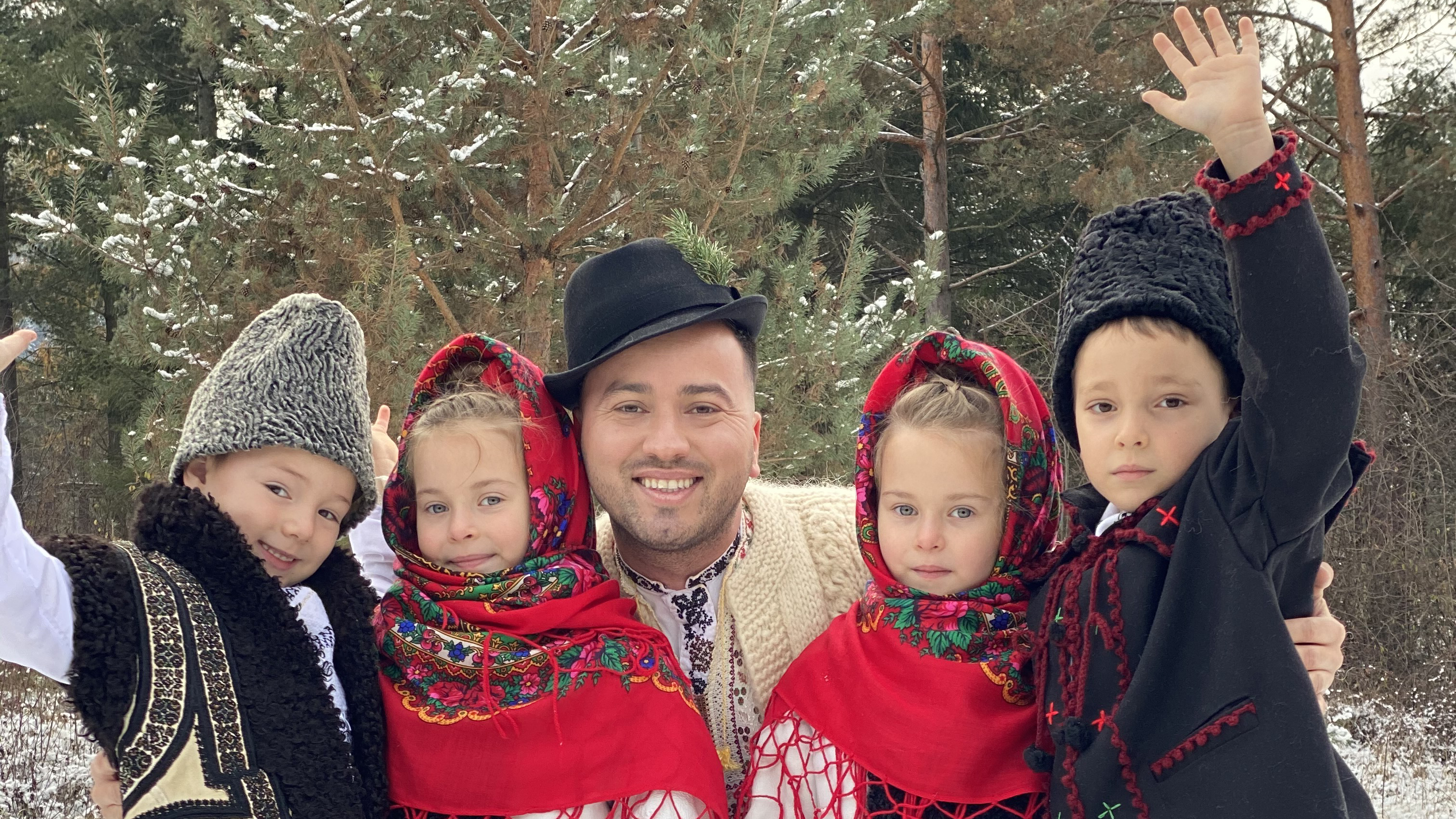 (Interviu) Despre colinde și Crăciunul în Bucovina, cu Alexandru Brădățan: „Cântecul meu trebuie să fie ca o predică”