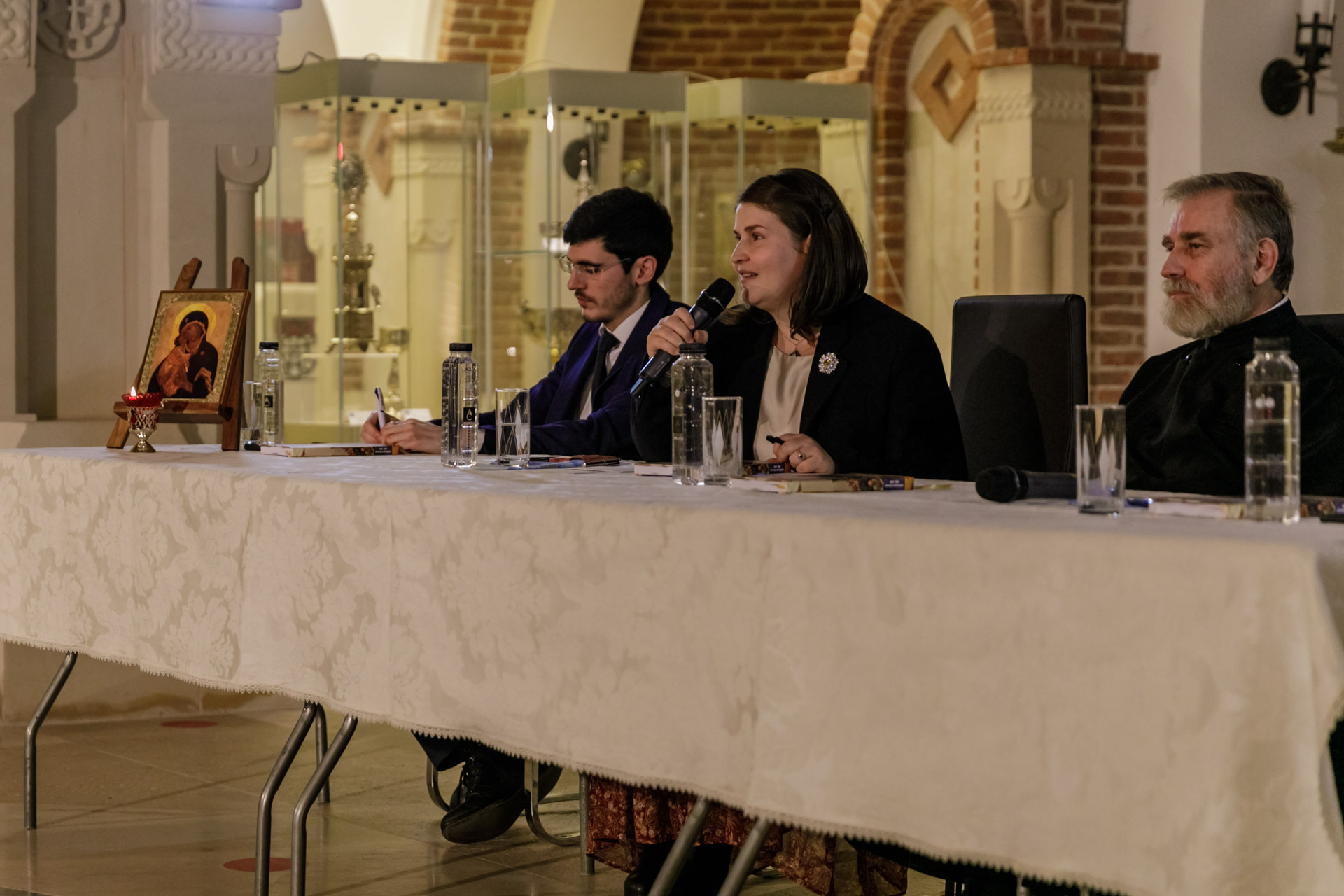 30 de ani de la înființare, marcați de ASCOR Iași prin lansarea unui volum