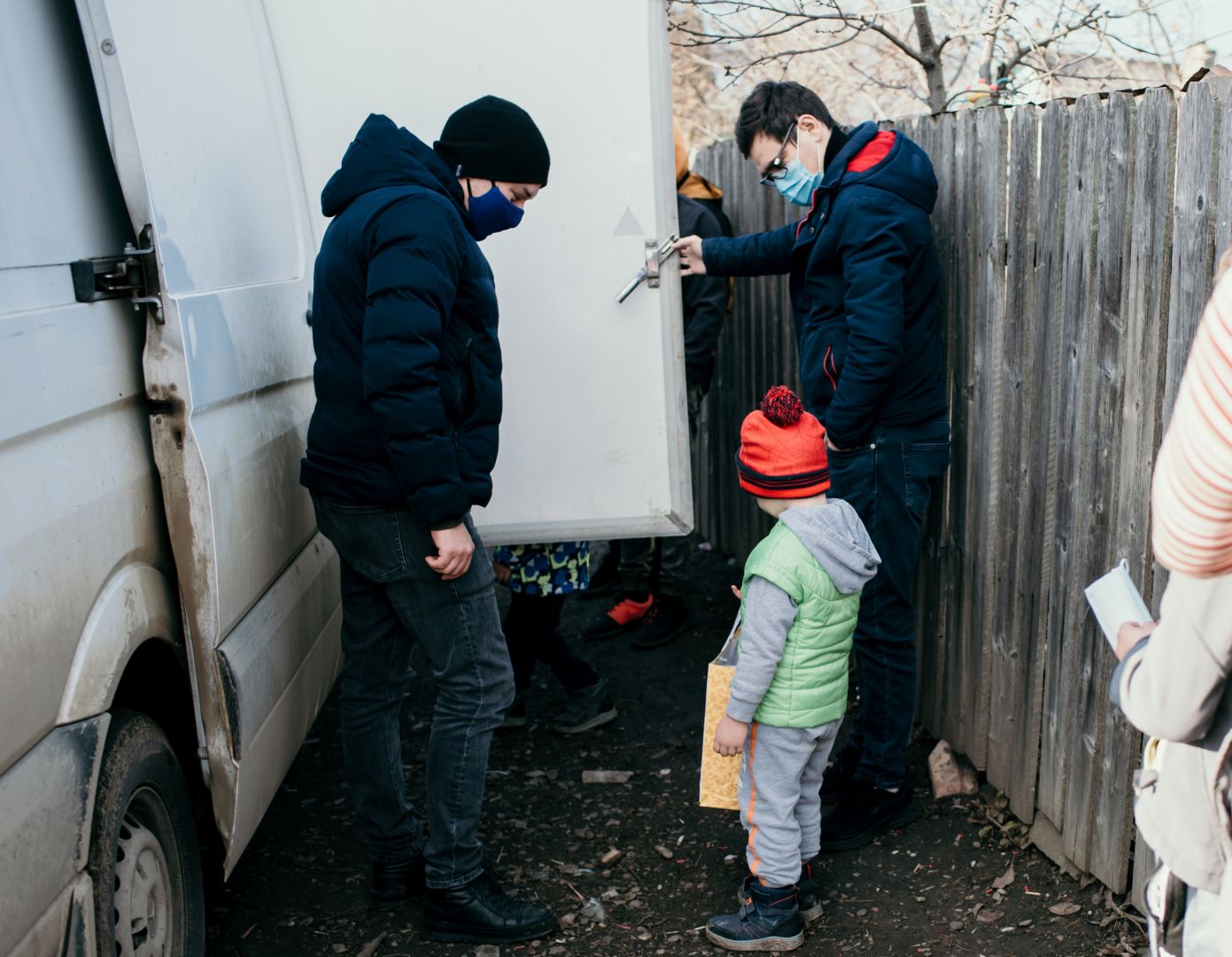 Bucurie pentru 20 de familii neajutorate din partea Sfântului Nicolae