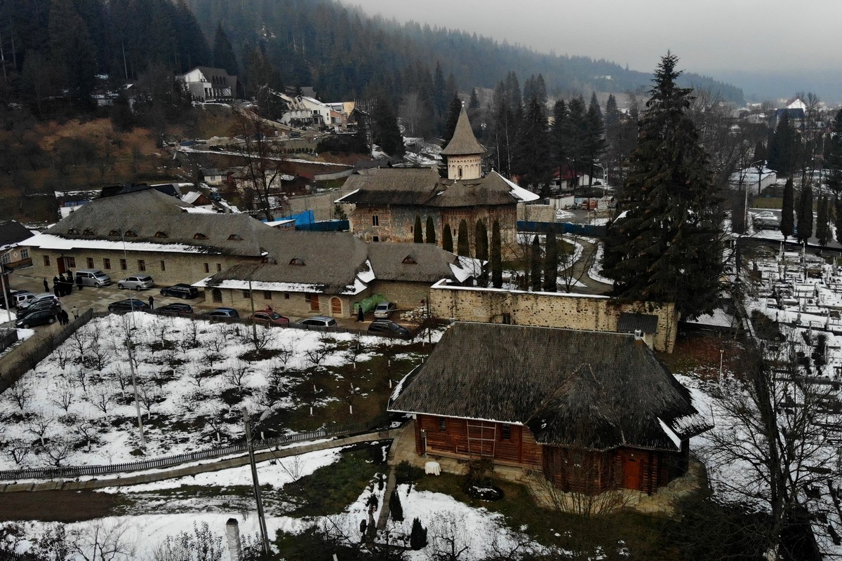 Cinstirea Sfântului Cuvios Daniil Sihastrul la Mănăstirea Voroneţ