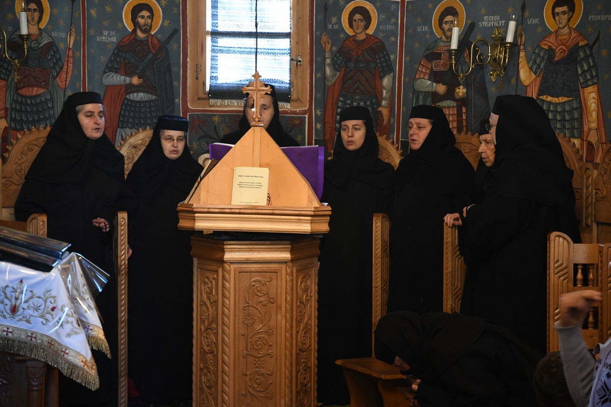 Cinstirea Sfântului Cuvios Daniil Sihastrul la Mănăstirea Voroneţ