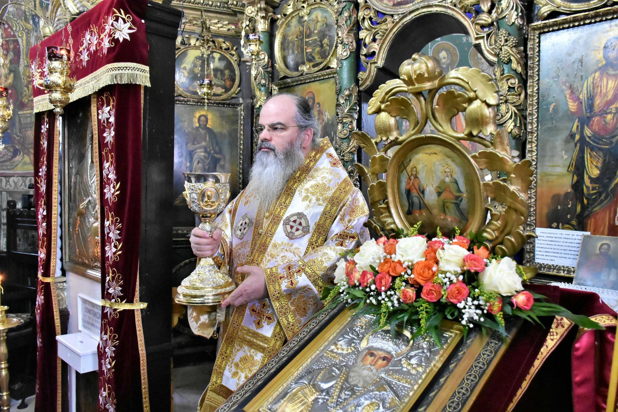 PS Ignatie: „Să nu zăbovim numai asupra formei exterioare a credinței. Să mergem întotdeauna înspre ceea ce ține de profunzimea și autenticitatea ei. Formalismul ucide dragostea și delicatețea pe care ar trebui să le avem față de cei din jur”