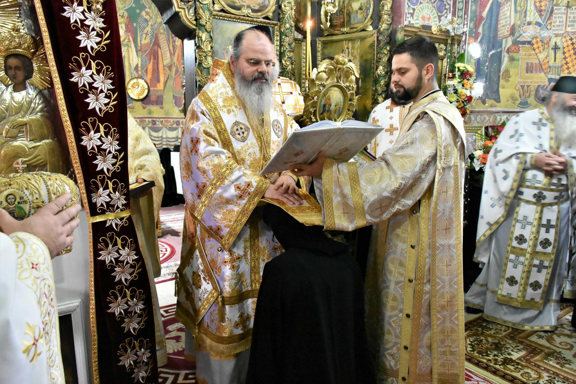 PS Ignatie: „Să nu zăbovim numai asupra formei exterioare a credinței. Să mergem întotdeauna înspre ceea ce ține de profunzimea și autenticitatea ei. Formalismul ucide dragostea și delicatețea pe care ar trebui să le avem față de cei din jur”