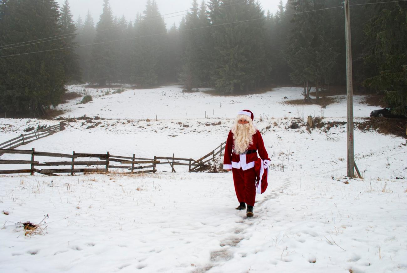 Acțiunea umanitară „Poți fi și tu Moș Crăciun”, organizată de ASCOR Alba Iulia