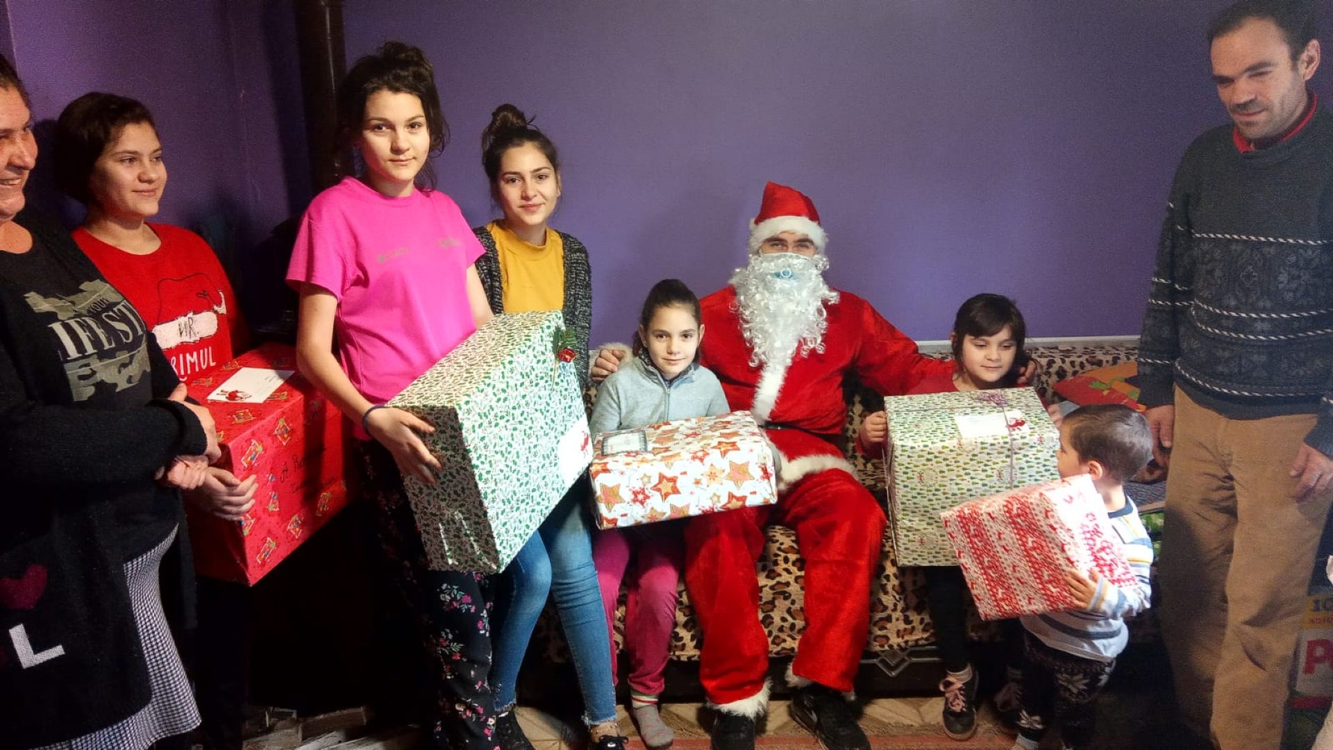 Pro Vita Iași: Fapte bune pentru familiile cu mulți copii din Arhiepiscopia Iașilor Pro Vita Iași: Fapte bune pentru familiile cu mulți copii din Arhiepiscopia Iașilor