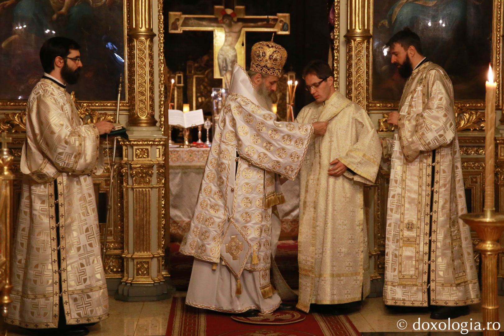 foto: Flavius Popa Duminica Sfinților Strămoși la Catedrala Mitropolitană din Iași. IPS Teofan: „Viața creștină este o viață a bucuriei”