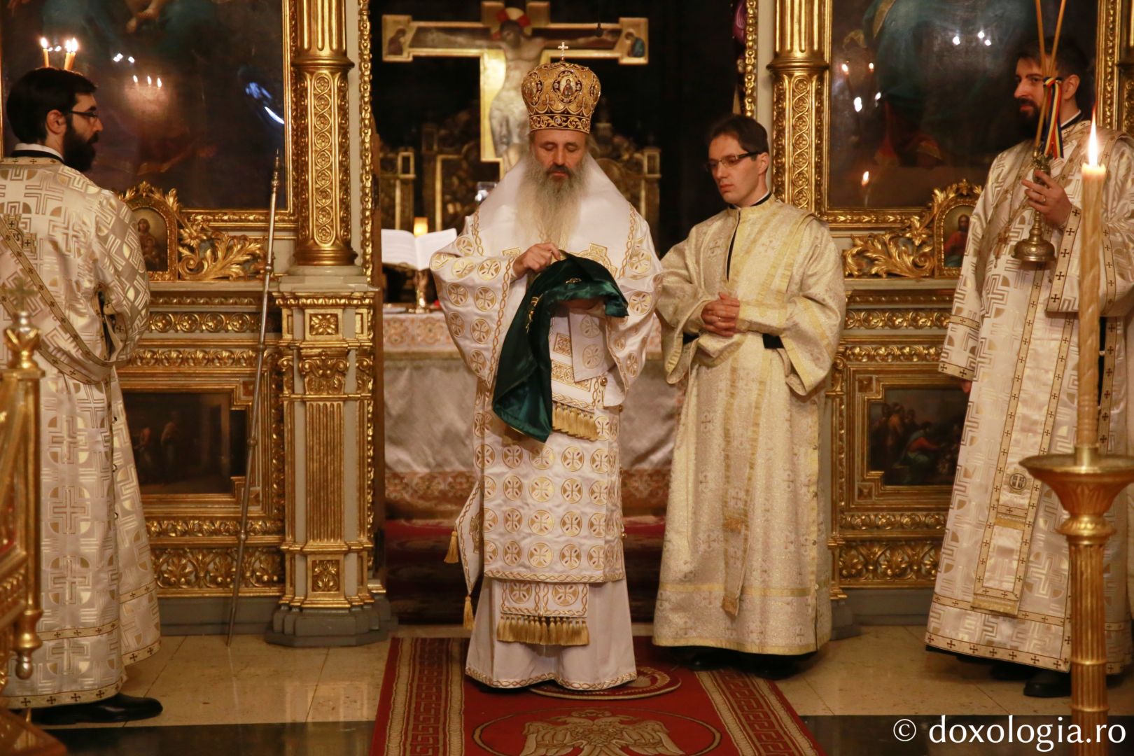foto: Flavius Popa Duminica Sfinților Strămoși la Catedrala Mitropolitană din Iași. IPS Teofan: „Viața creștină este o viață a bucuriei”