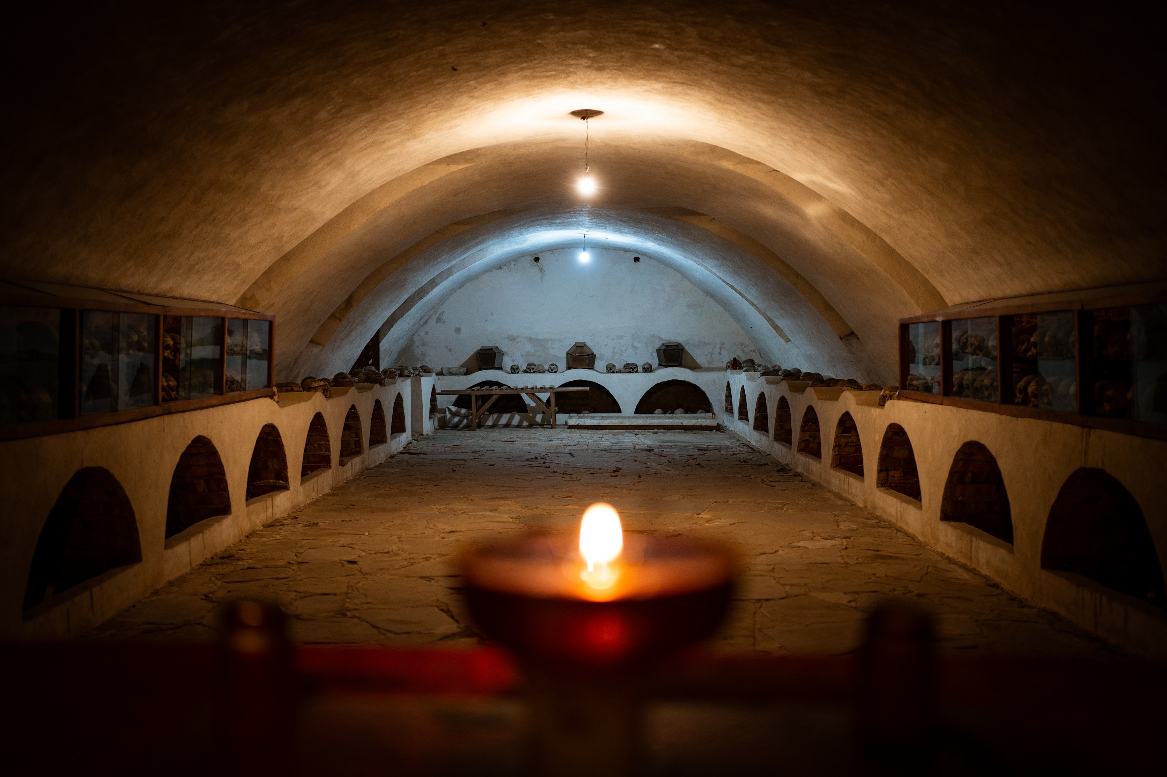 (Video) Gropnița Mănăstirii Neamț – locul în care peste 500 de slujitori ai Bisericii așteaptă Învierea